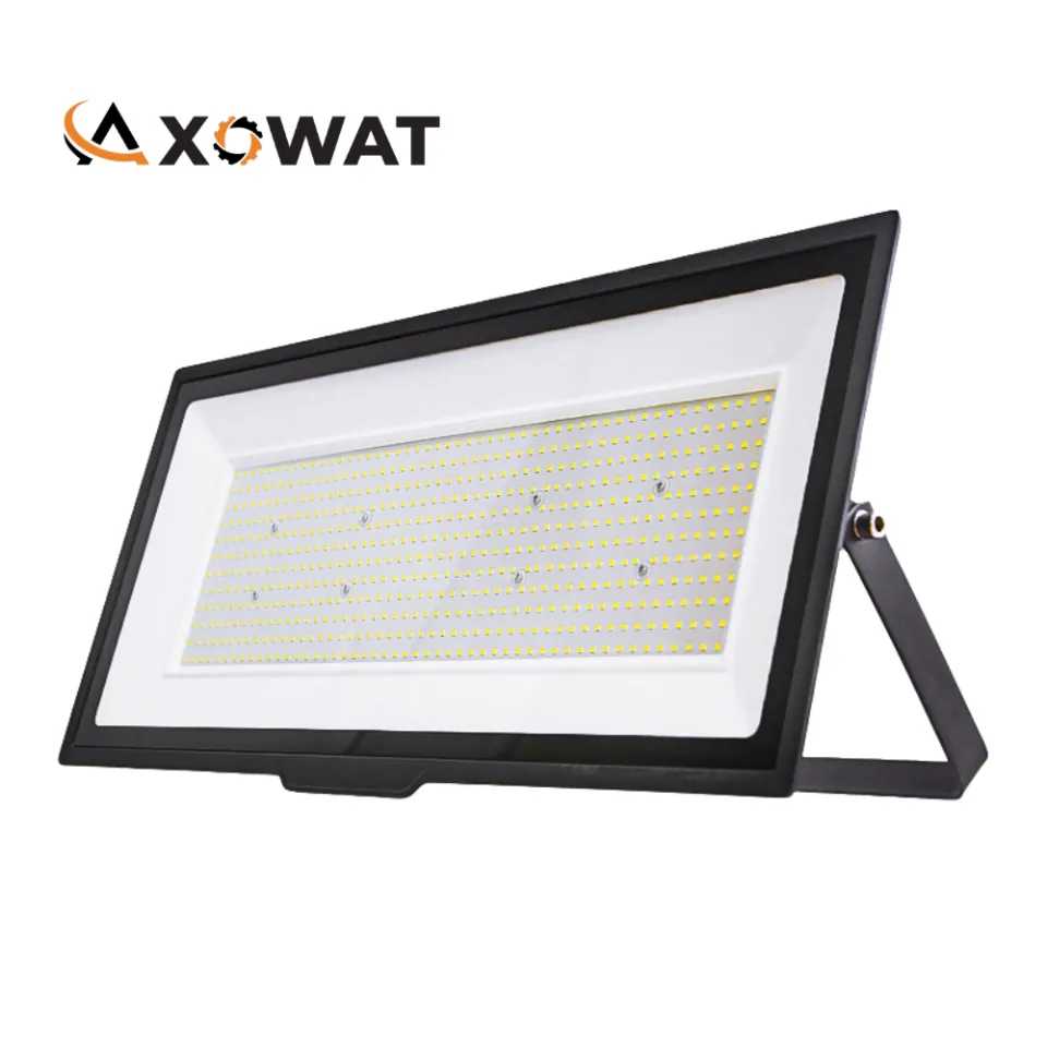 projecteur-led-600w-axowat-ip66 Projecteur LED industriel 600W IP66 AXOWAT ETD-LH haute puissance 72 000 lumens pour éclairage extérieur, entrepôts, parkings et chantiers.