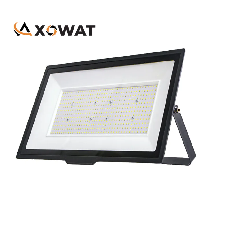 projecteur-led-500w-ip66-axowat-60000lm-eclairage-industriel-exterieur. Projecteur LED 500W IP66 AXOWAT haute puissance 60000 lumens pour éclairage industriel extérieur, parkings et chantiers